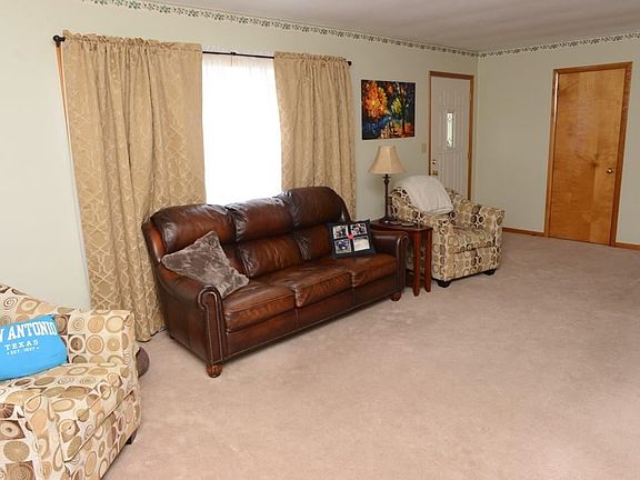 5th image of 532 Snyder Dr