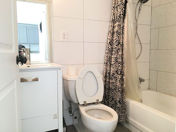 5th image of 829 Greenwood Ave APT 7H