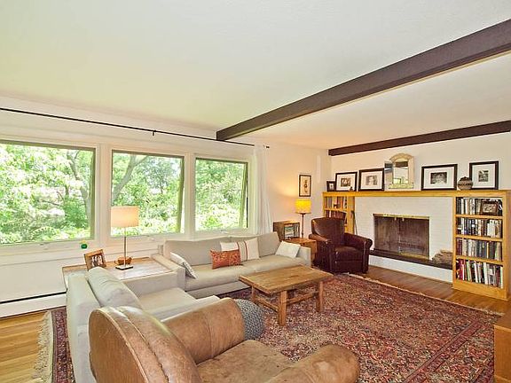 Living room w/ fireplace