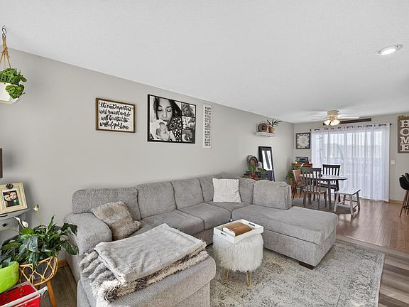 4th image of 742 Baylee Pl SW