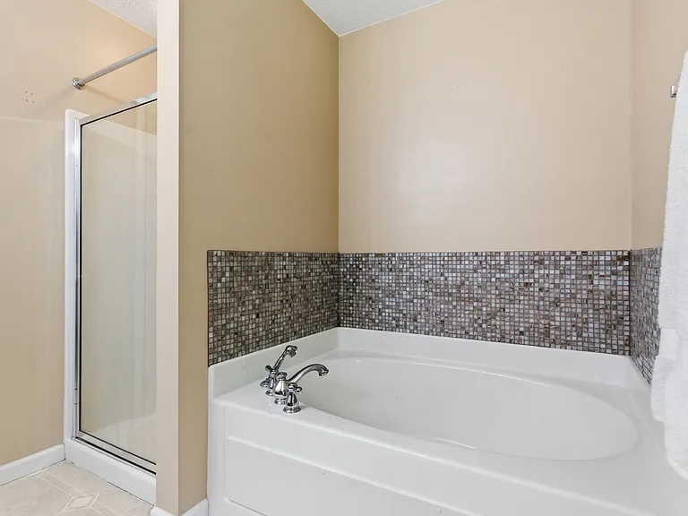 Primary Bedroom Ensuite Full Bathroom