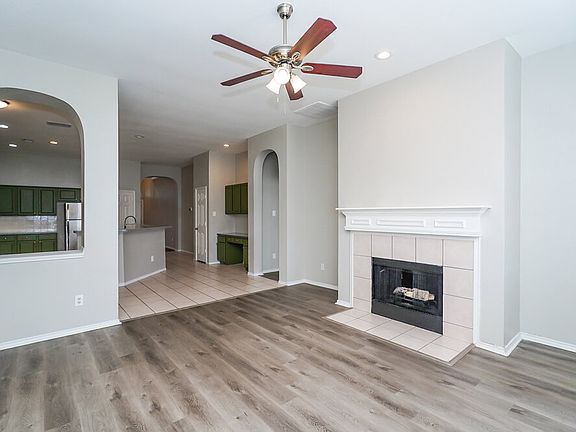 4th image of 4617 Seneca Dr