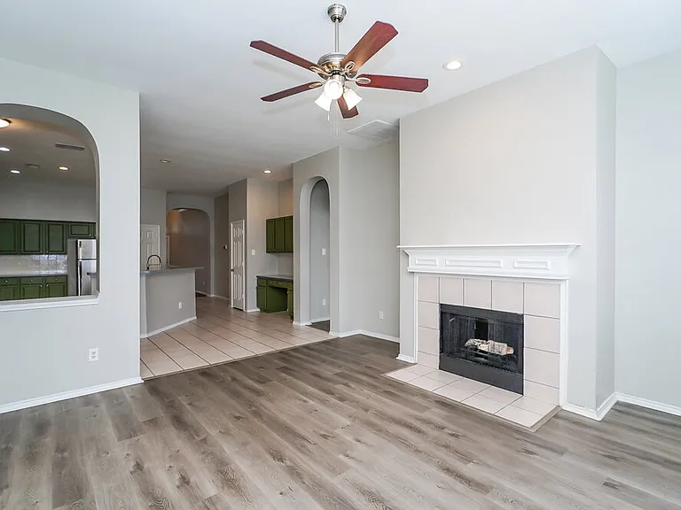 4617 Seneca Dr — Photo 4