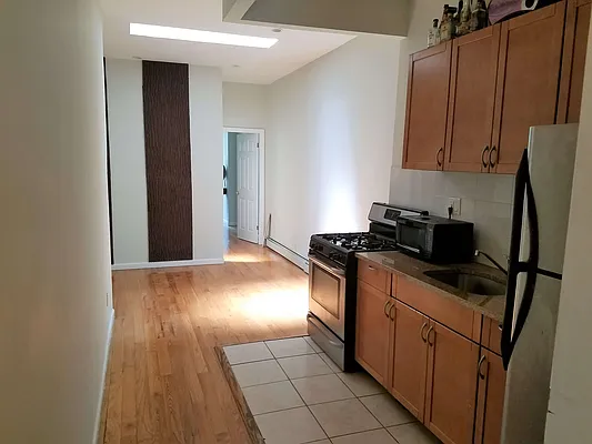 Rented by The Hamilton Group | media 14