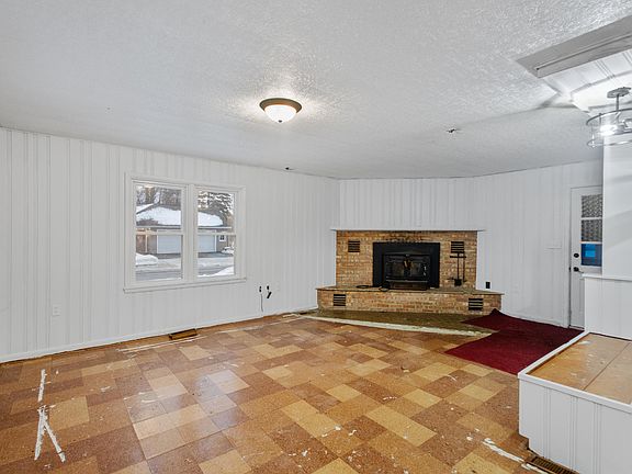 4th image of 308 River St