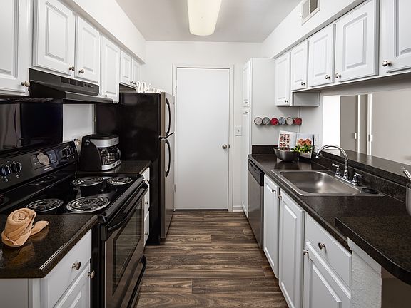 5th image of 500 Harbor Pointe Pkwy #2011