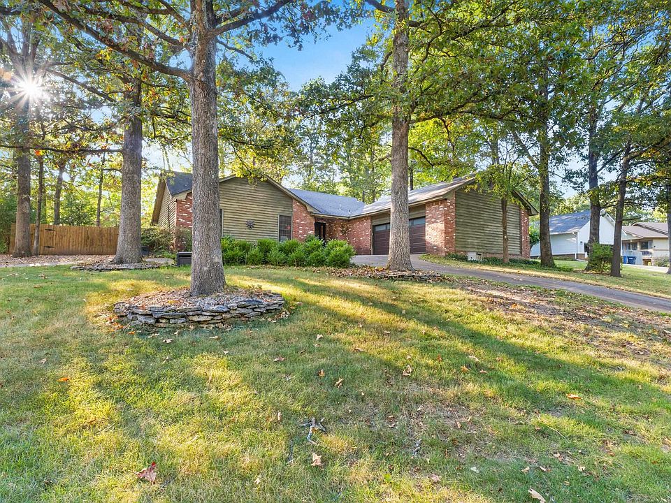 1st image of 3207 Creekwood Dr