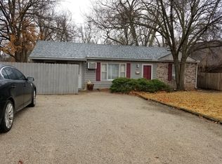 2416 SW Morningside Rd, Topeka, KS 66614