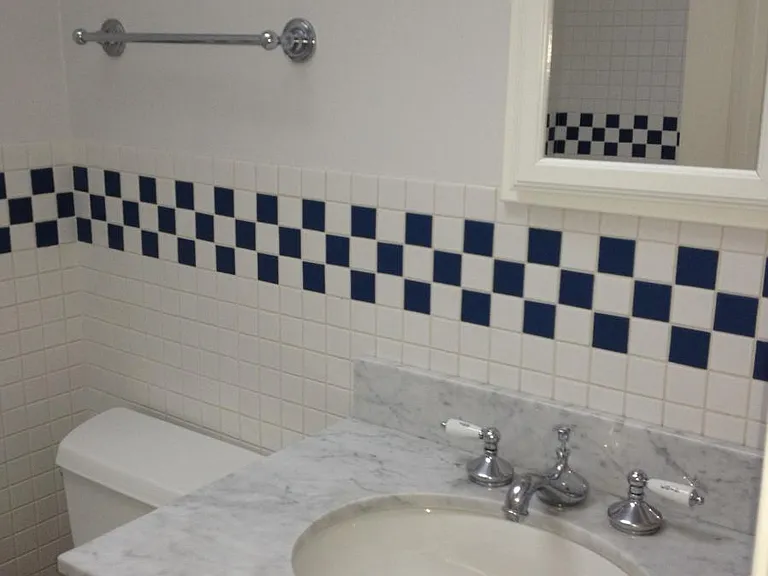 "KIDS" BATHROOM