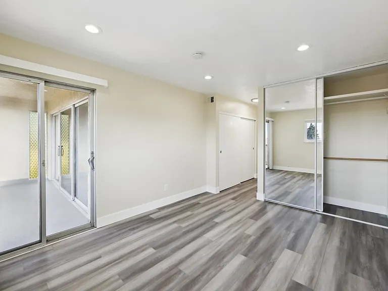 1406 Henry Street — Photo 12