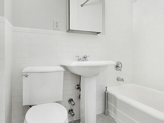 5th image of 336 E 81st St APT 1B