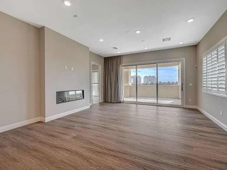 9129 Las Manaitas Ave #302 — Photo 10