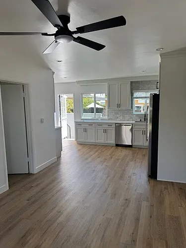 2604-2606 S Aviation Blvd Photo 1
