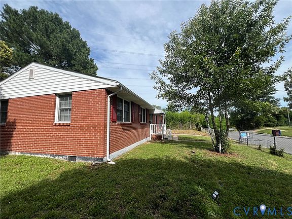 5th image of 1403 Algona Rd
