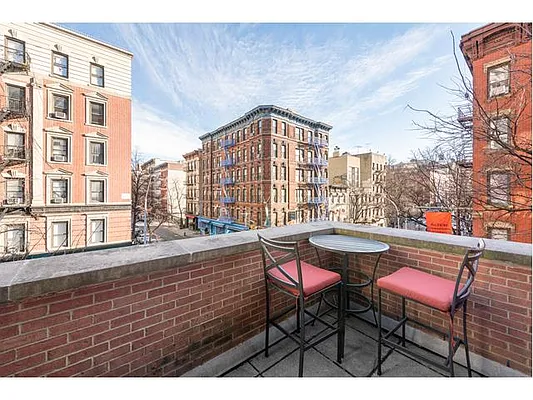 Rented by Douglas Elliman | media 17