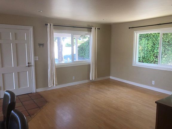 5th image of 121 Del Sur Way