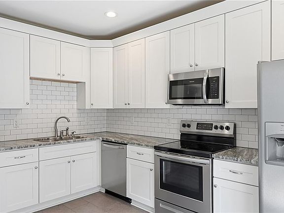 3rd image of 4950 Cypress Point Cir APT 103