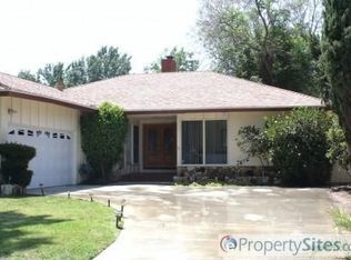 15924 Osborne St, North Hills, CA 91343