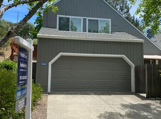 1348 Woodside Ct, Healdsburg, CA 95448