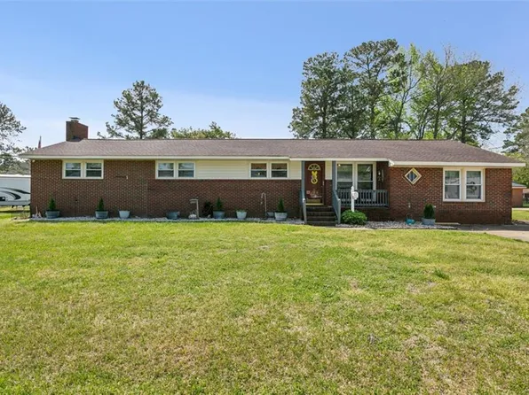 34 Woodland Rd, Poquoson, VA 23662