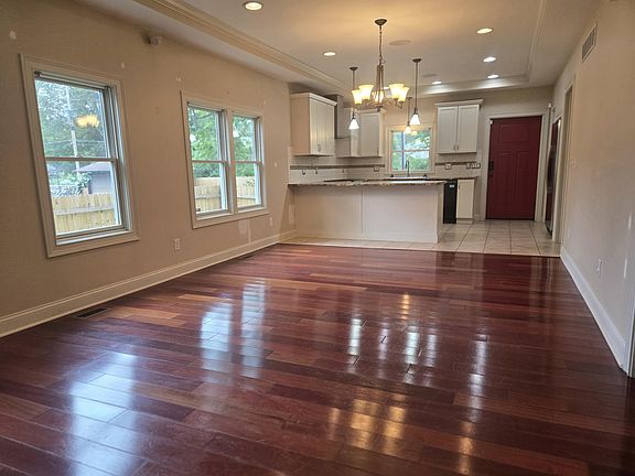 3rd image of 1247 McAllister Ave