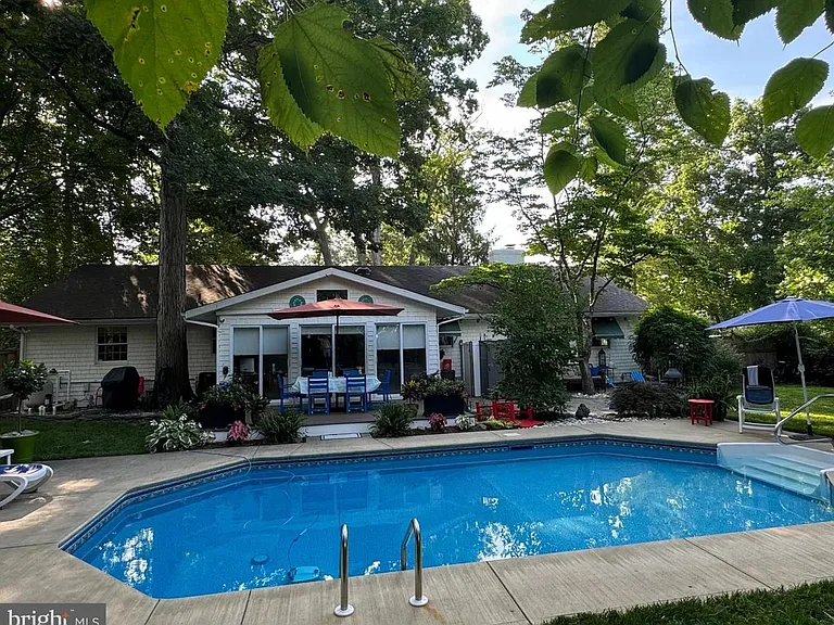 106 Kingsbridge Rd — Photo 33