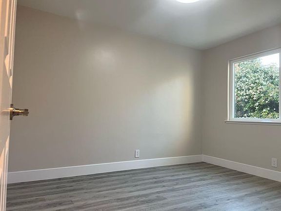 4th image of 3540 Laird St
