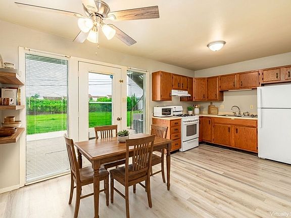 3rd image of 1005 N Park Forest Dr #1008-B