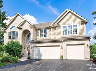 501 Barton Creek Dr, Lake In The Hills, IL 60156