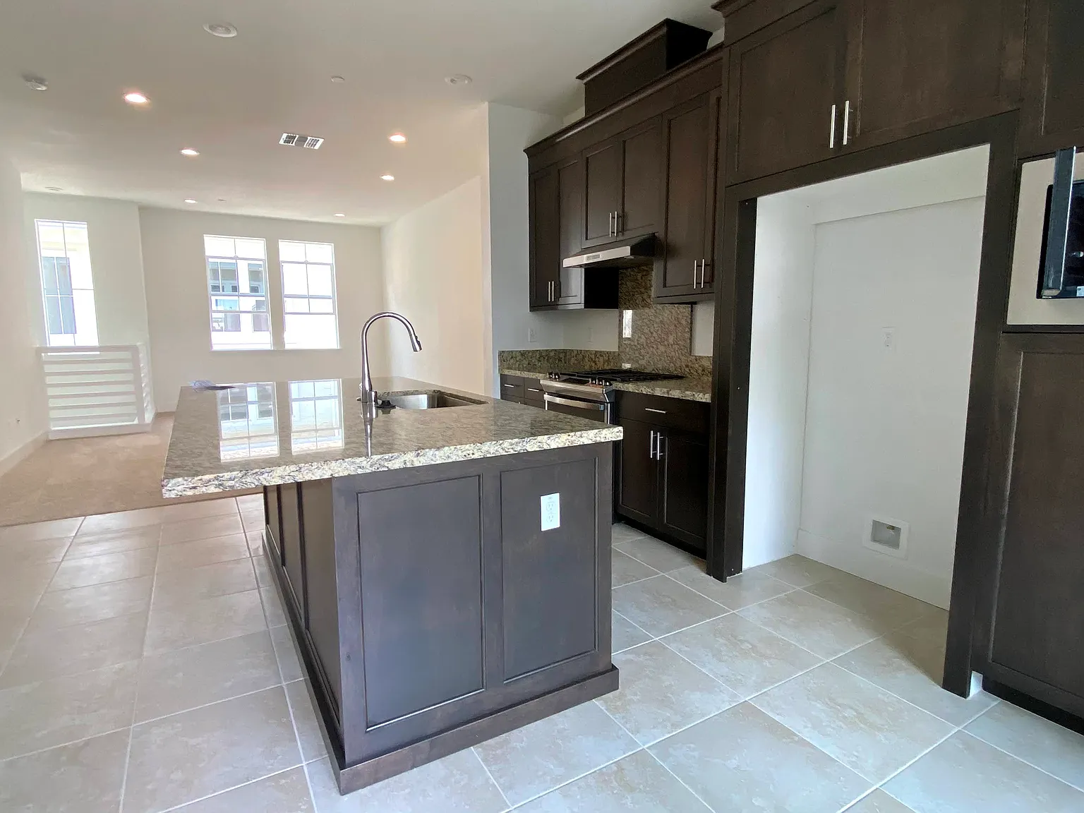 37336 Suncrest St — Photo 3
