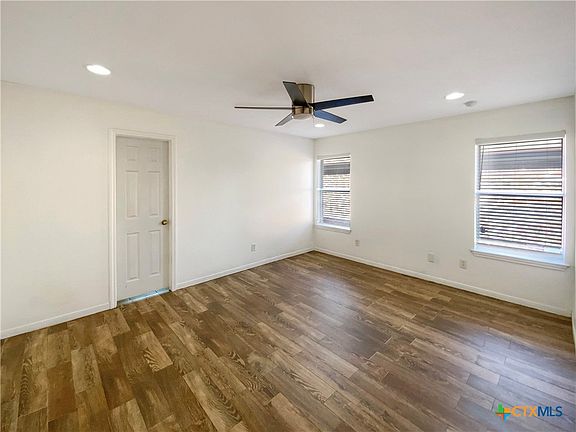 5th image of 2909 Phoenix Dr