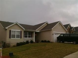 192 Roxbury Dr, O'Fallon, MO 63366