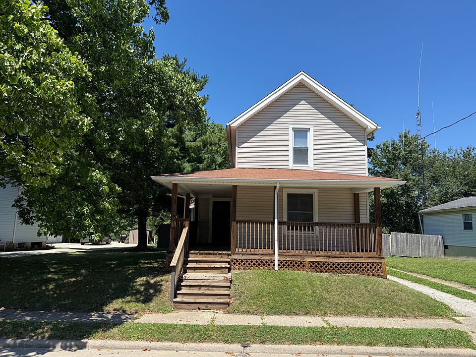 1st image of 142 E Walnut St
