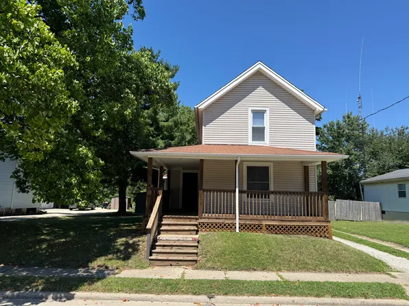 142 E Walnut St, Wadsworth, OH 44281