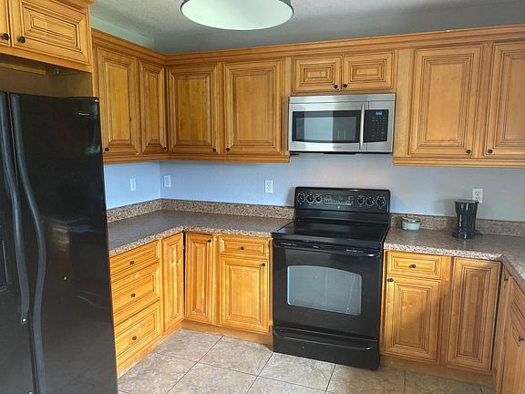 3rd image of 18111 NW 5th Ave