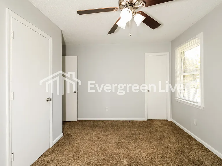 225 Oak Glenn Dr — Photo 6