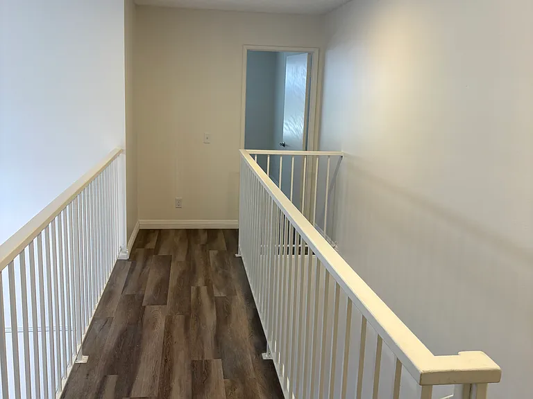 654 Woodcrest Dr #B — Photo 12