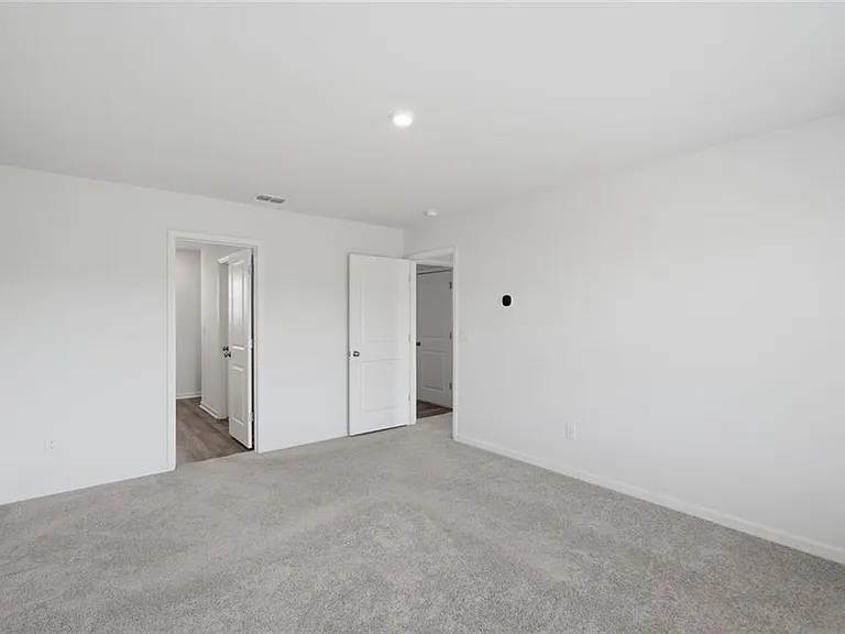 133 Oxford Ln — Photo 21