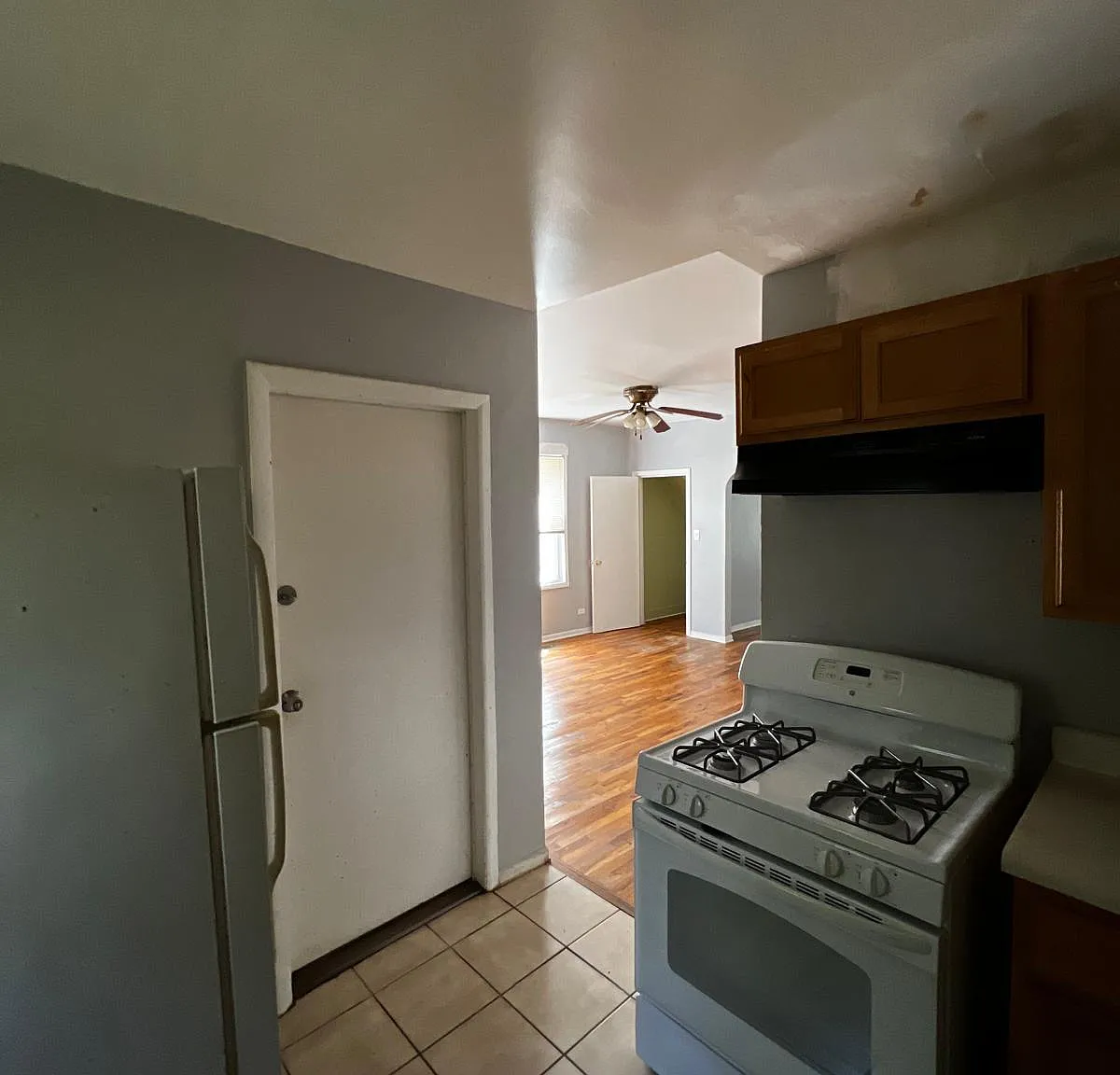 Affordable 2BR/1BA Apartment — Photo 3