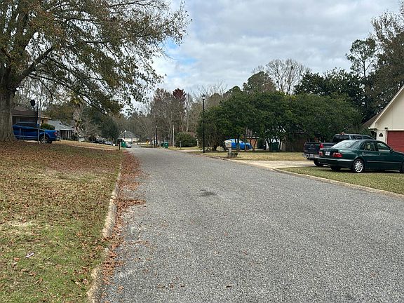 5th image of 15372 Woody Dr