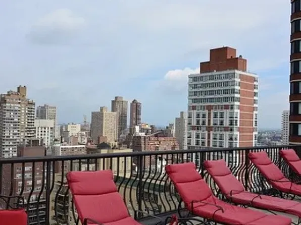 343 East 74th Street 7J image 12 of 12