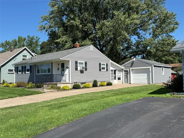 2447 Byrd Dr, North East, PA 16428