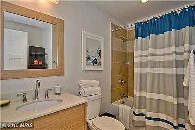 4th image of 1700 Clarendon Blvd