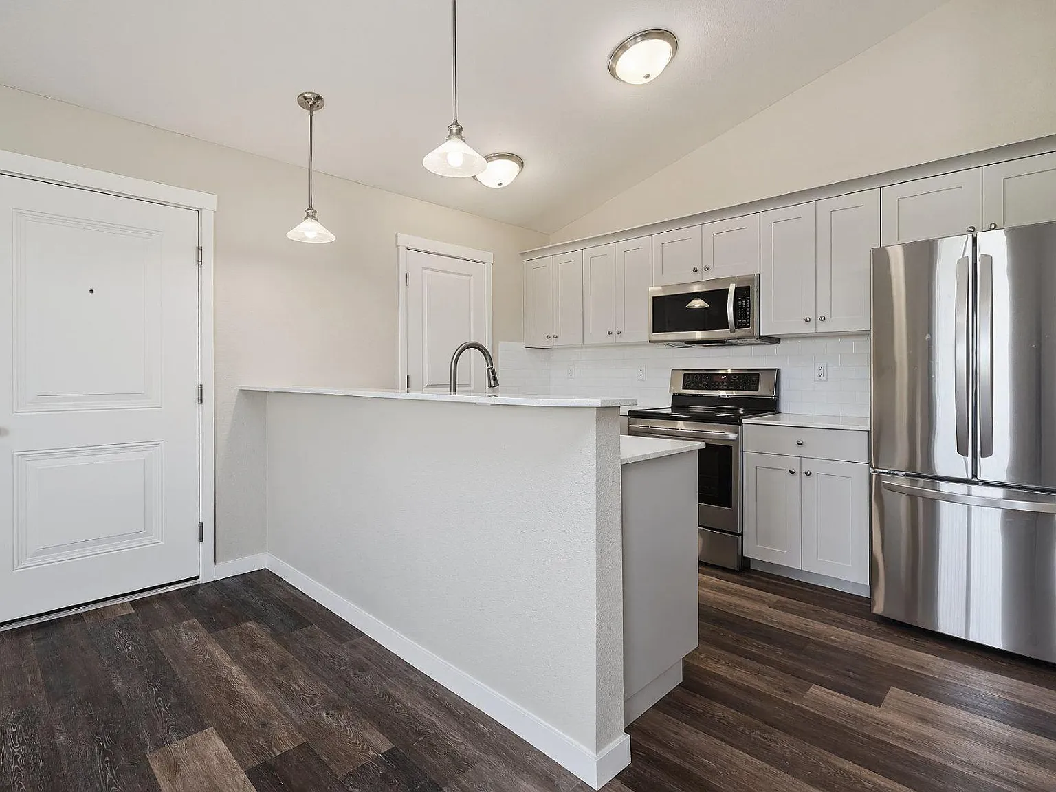 The Summit Apartments — Photo 3