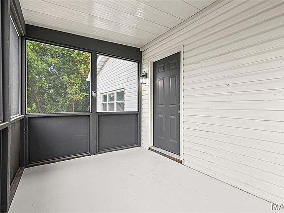 5th image of 134 Gray St