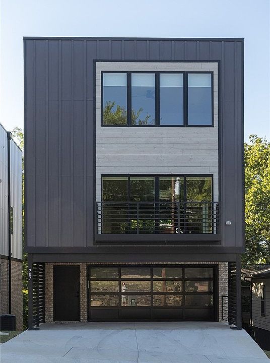 1st image of 207 W Lafayette St