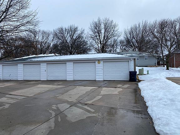 2nd image of 143 Lakewood Dr #143
