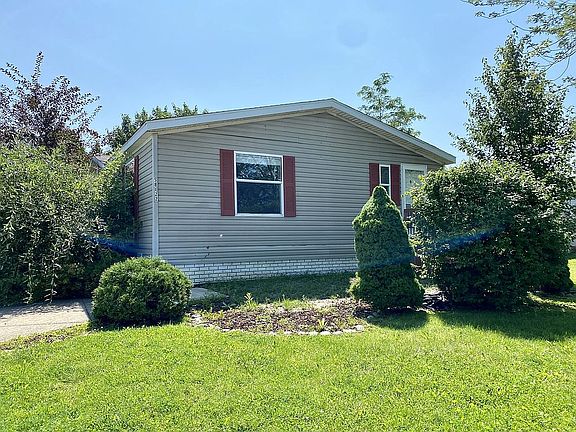 2nd image of 58122 Meadow Creek Blvd