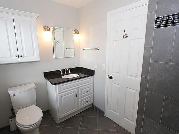3rd image of 56 Yosemite Cir