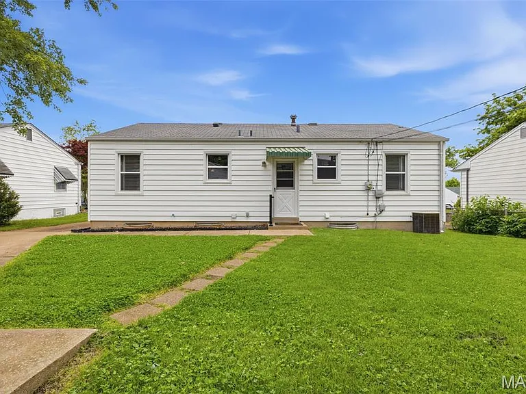 10840 Bernadine Dr — Photo 12